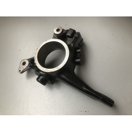 Porte moyeu Droit 207 Spider semi fini Porte moyeu Droit 207 Spider semi fini